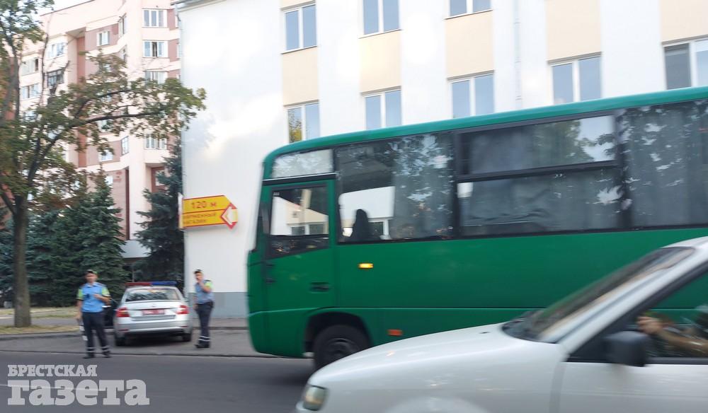 Автобусы с ОМОНОм