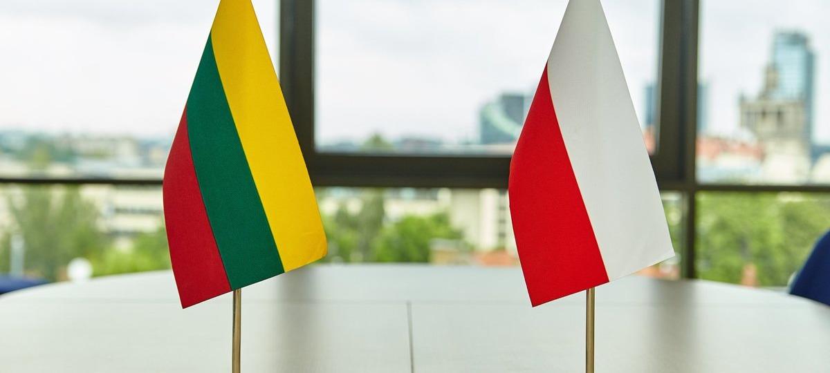 Флаги Литвы и Польши