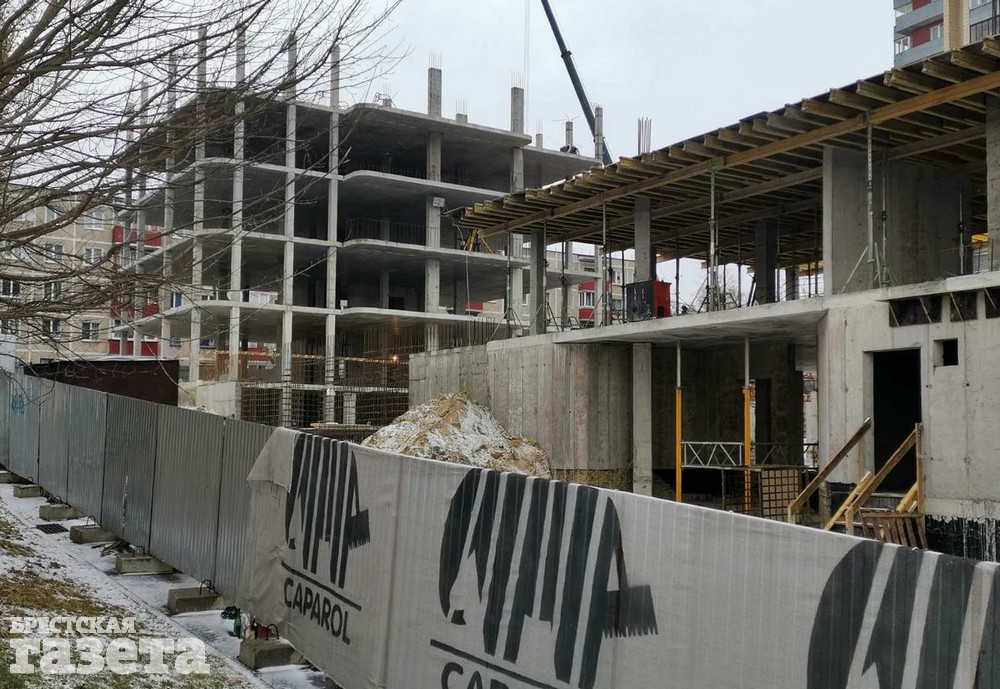 Строительство дома на набережной в Бресте.