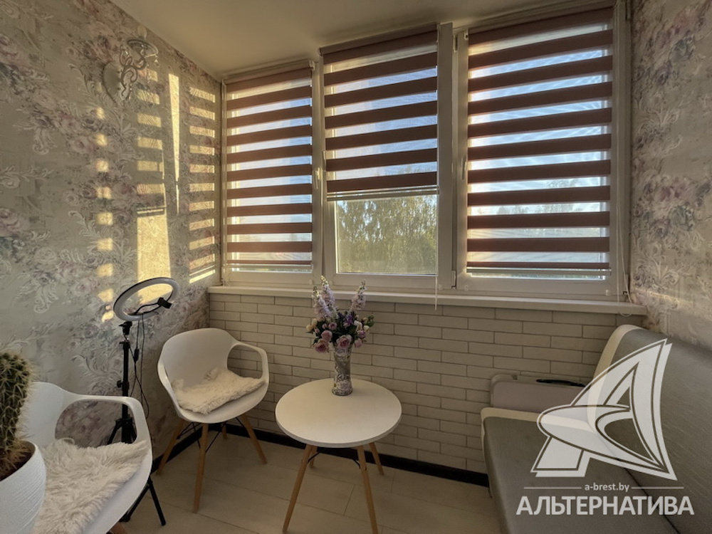 Лоджия в кухне.