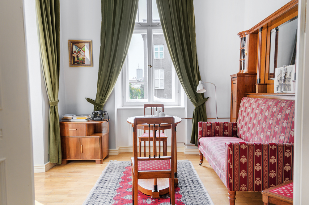 Во многих номерах — мебель, произведенная в 1930-х годах.