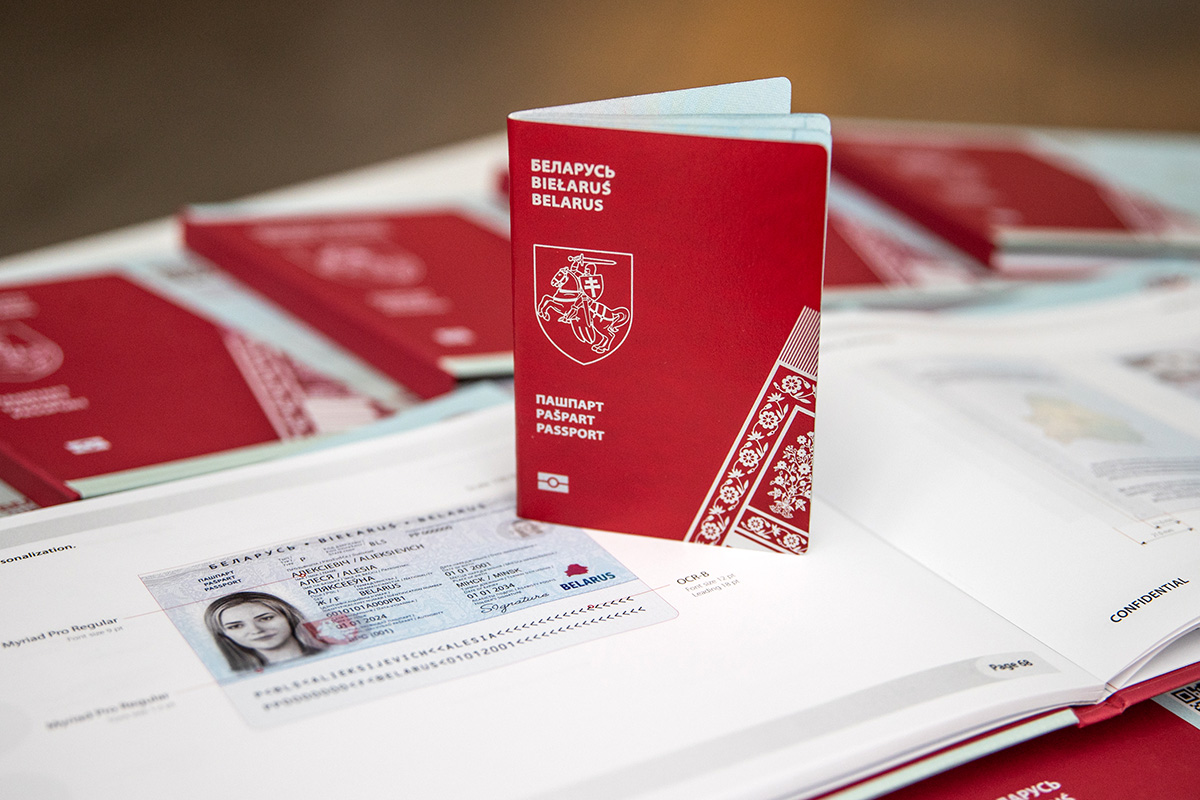 Паспорт Новой Беларуси. Фото: пресс-служба Офиса Светланы Тихановской.