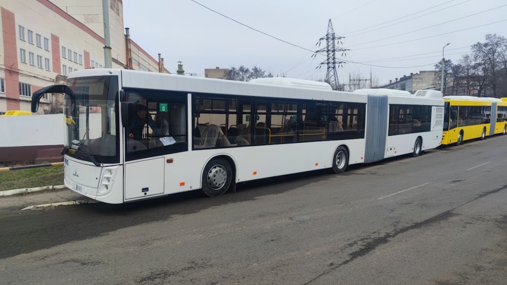 Один из новых автобусов-«гармошек» с кондиционером в Бресте. Фото: «Любимый Брест».