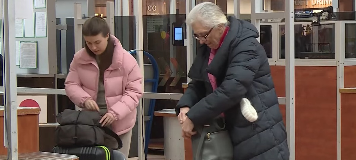 Таможенный контроль в пункте пропуска «Брест». Скриншот видео