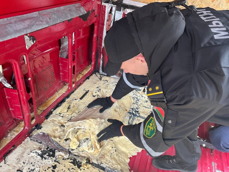 Автомобиль со взрывчаткой в пункте пропуска «Брест». Фото: ГТК