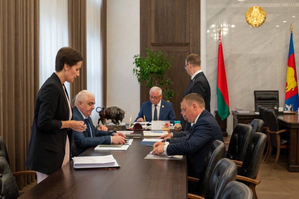 Кабинет Петра Пархомчика в Брестском облисполкоме. Июнь 2025 года. Иллюстративное фото