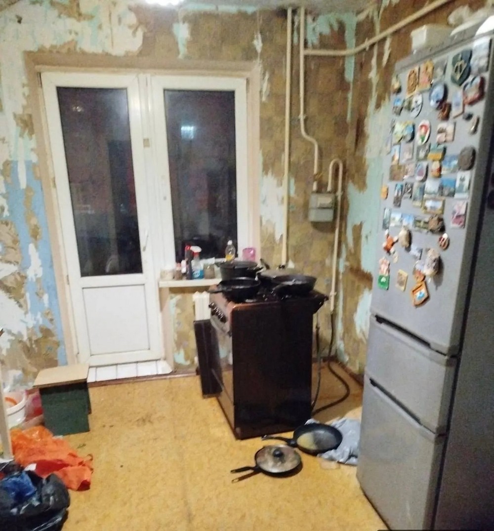 Внутри треш-общежития на Менжинского в Бресте. Май 2025 года