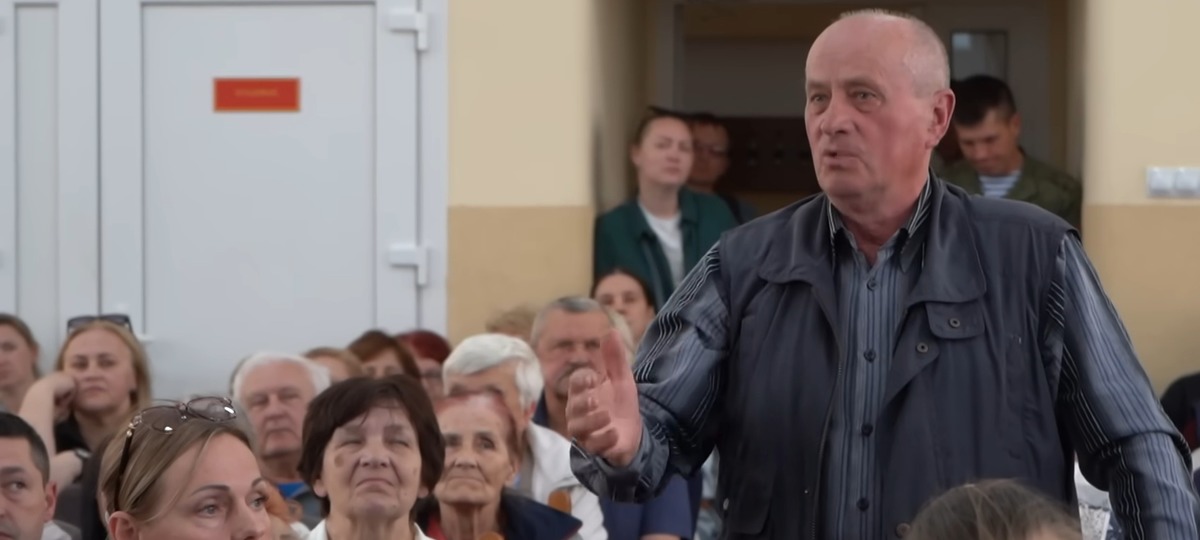 Жители Южного во время встречи с властями Бреста по поводу строительства детского сада. Скриншот видео