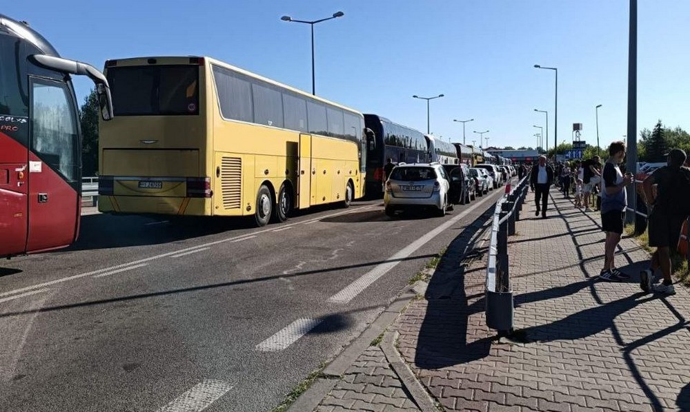 Очередь на выезде из Польши в Беларусь 2 июля 2025 года. Фото из приграничных чатов