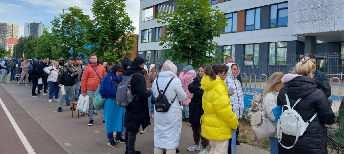 Очередь, школа, Беларусь