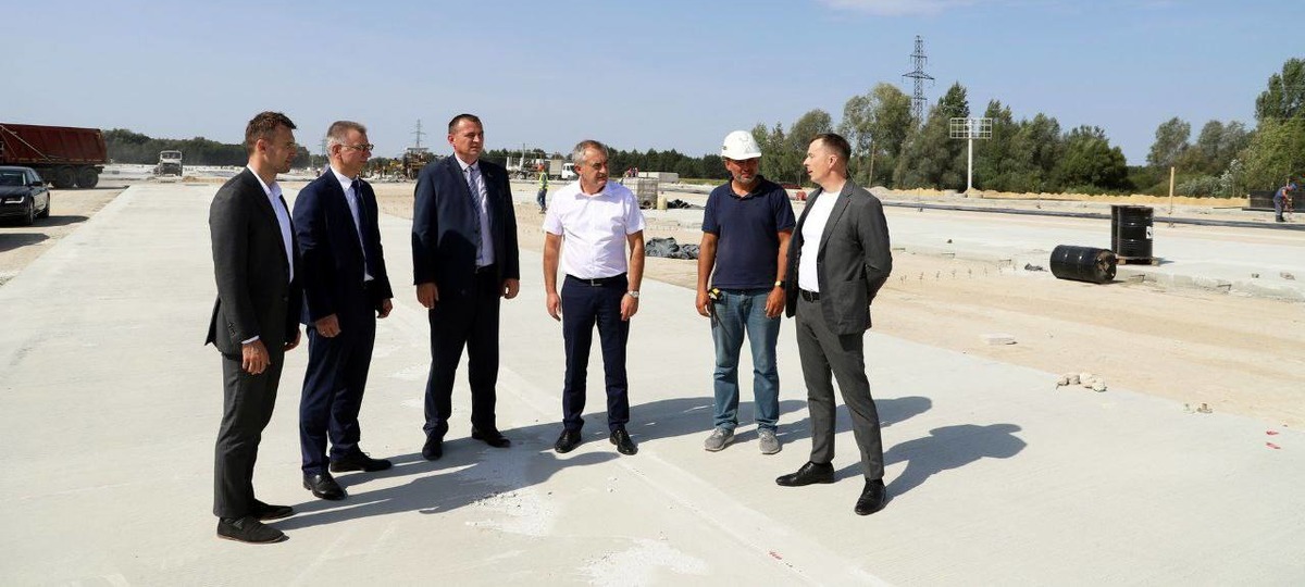 Председатель ГТК Владимир Орловский в Брестской области в августе 2025 года. Фото: ГТК