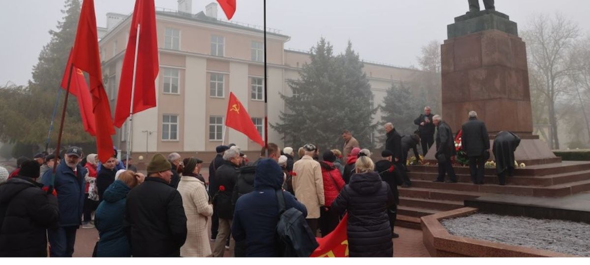 Памятник Ленина, возложение венков, 7 ноября