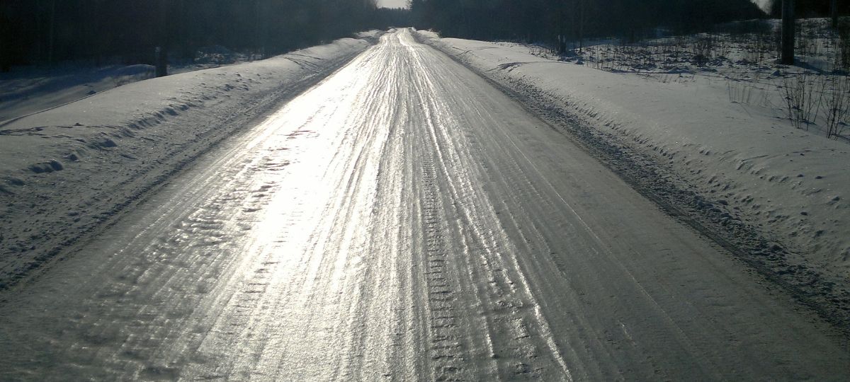 дорога с гололедом