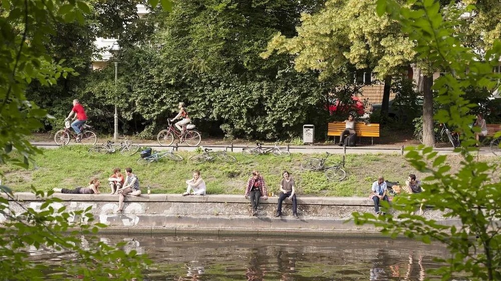 Улица Майбахуфер в Берлине. Фото: Visit Berlin / PHILIP KOSCHEL