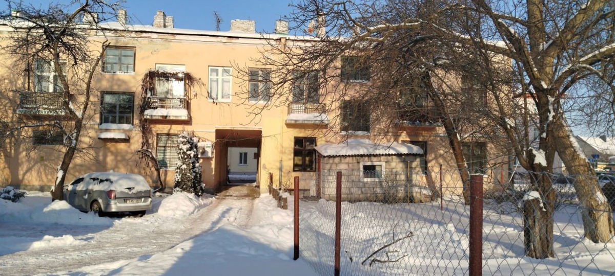 В Пинске дом на улице Кирова годами ждет капремонт. Фото: КГК