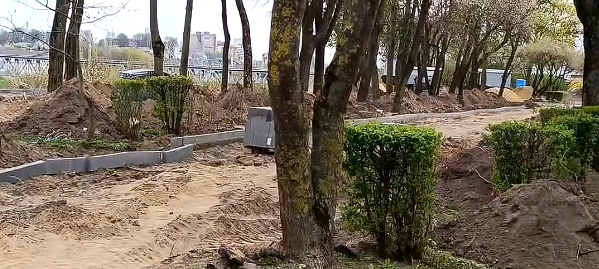 знішчэнне дрэваў падчас рамонтных прац
