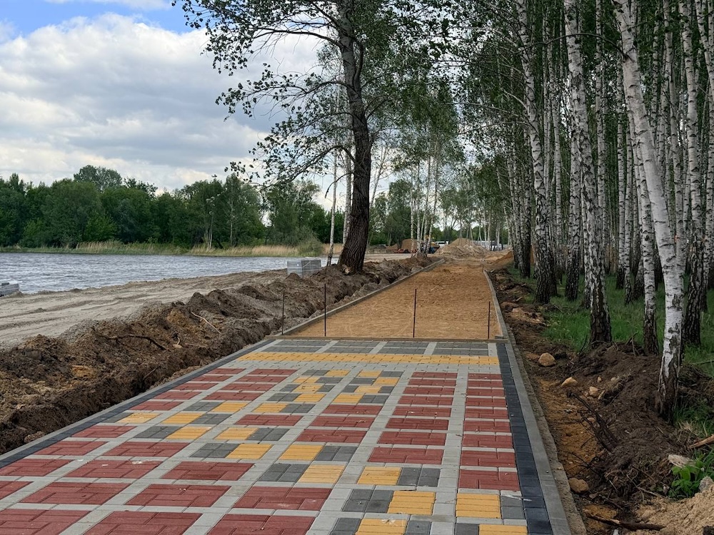 Тротуарная плитка на благоустройстве пляжа в Бресте