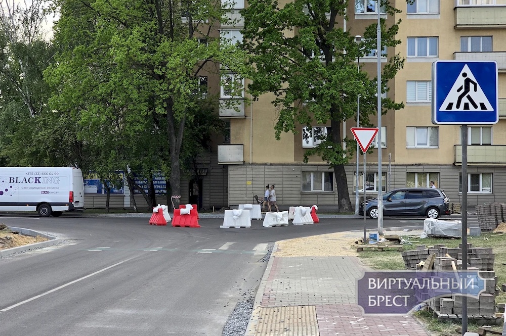 Кольцо на съезде с Кобринского моста в Бресте.