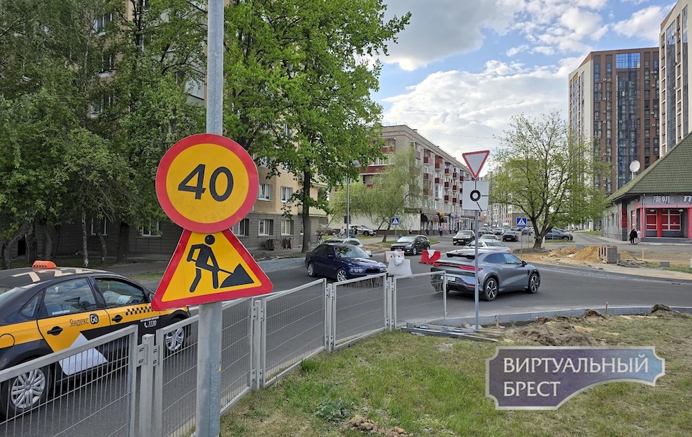 Кольцо на съезде с Кобринского моста в Бресте