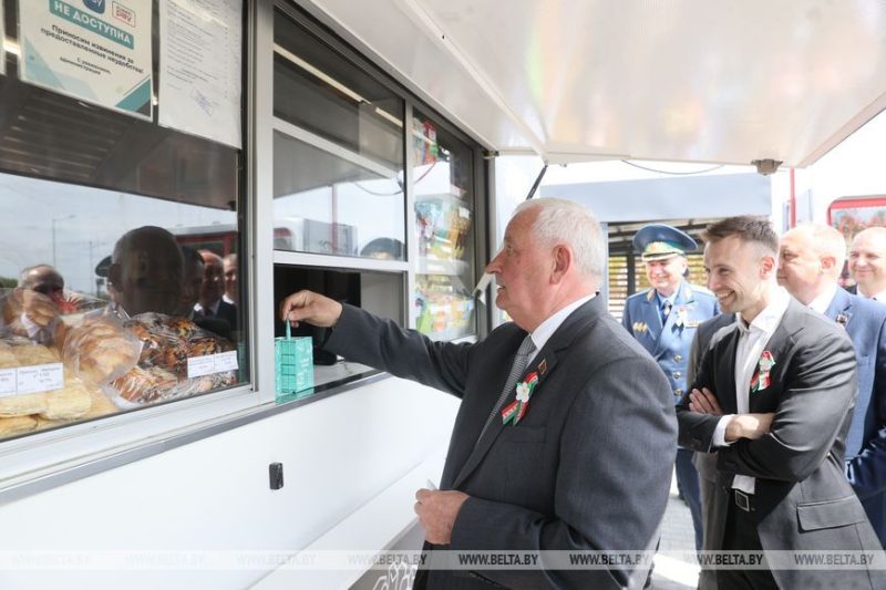 Петр Пархомчик на территории новой зоны ожидания в пункте пропуска «Брест»