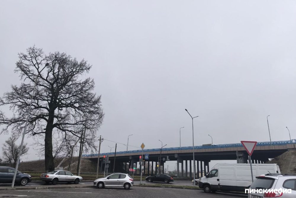 Путепровод на улице Солнечной в Пинске