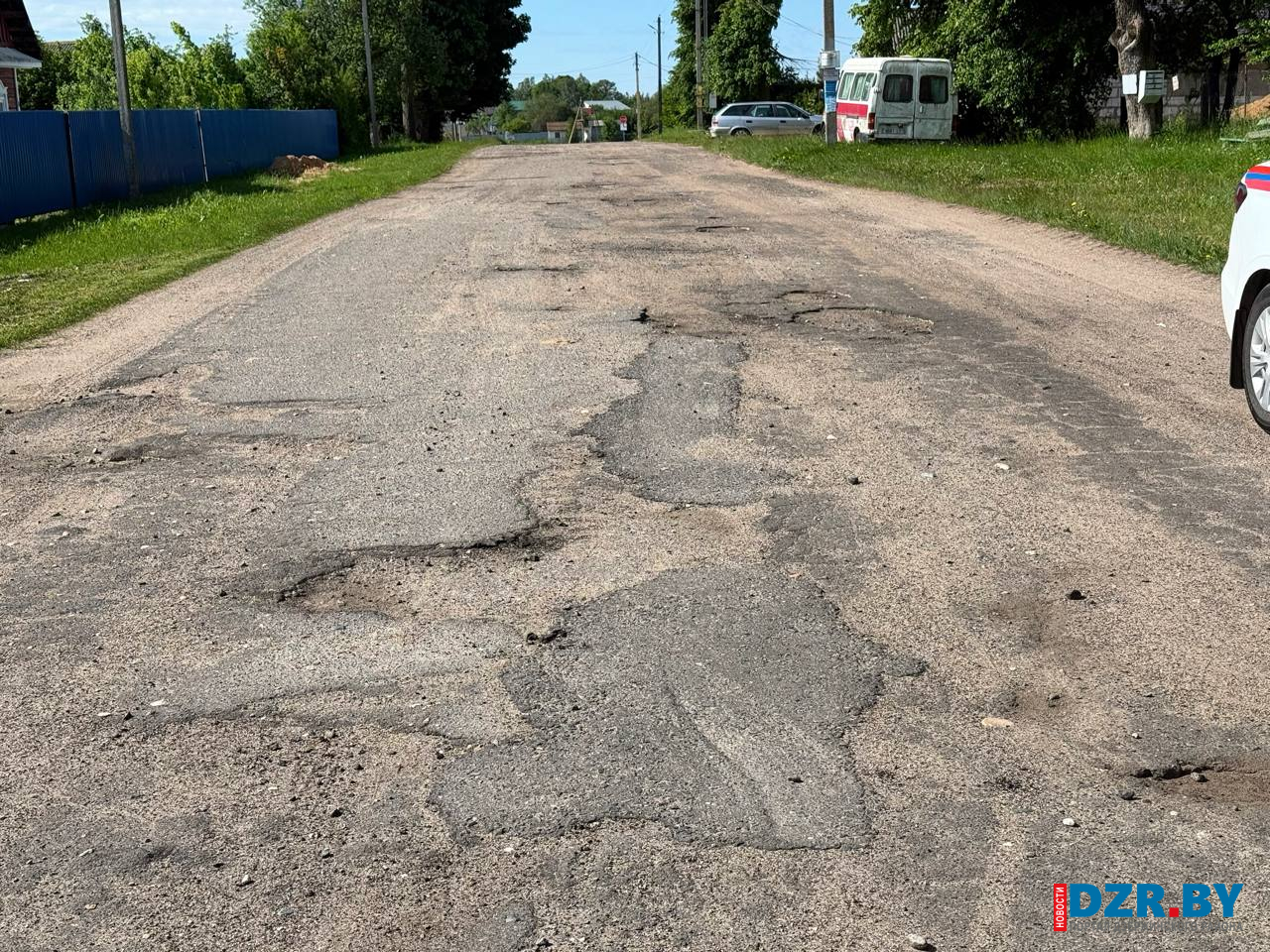 Дорога на улице Центральной в деревне Юнцевщина