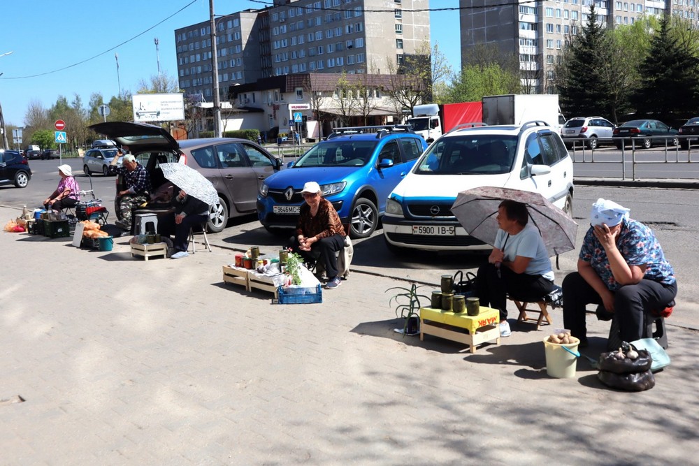 Уличные продавцы в Молодечно