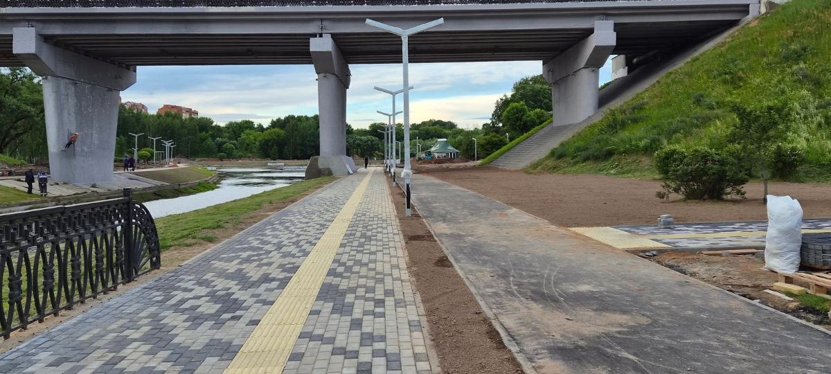 Велодорожка на новой набережной в Могилеве