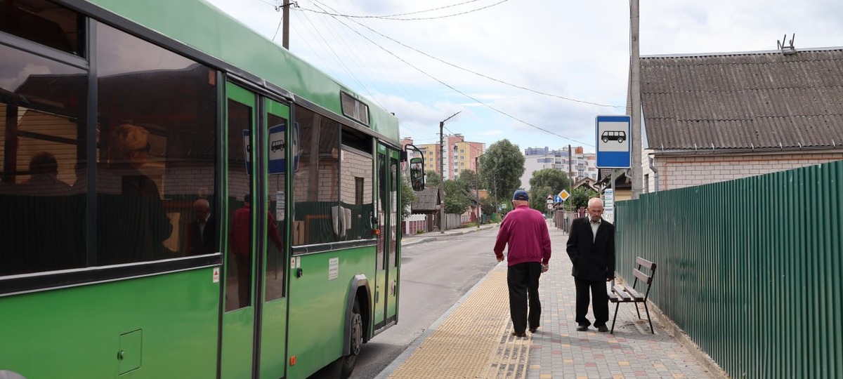 Автобусная остановка на улице Полесской в Пинске. Фото: «Пинский вестник»