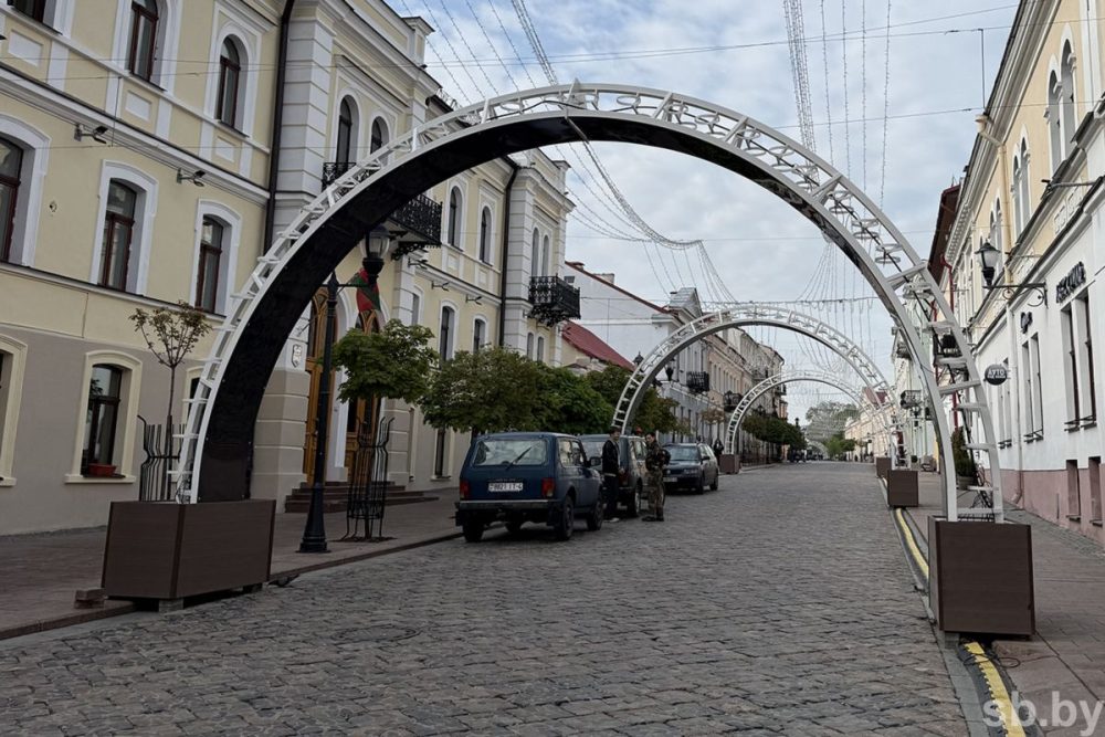 Цветочные арки в Гродно, которые убрали весной 2026 года