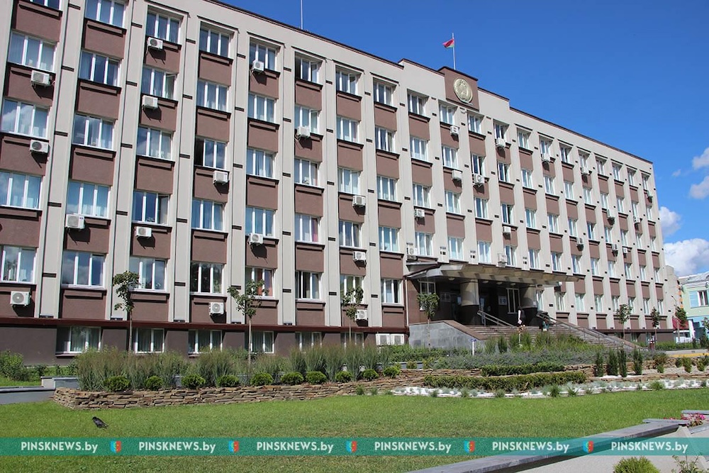 Фасад Пинского горисполкома