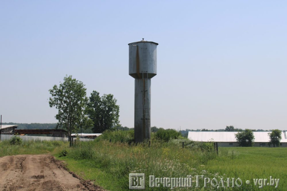 Старая водонапорная башня в деревне Пригодичи Гродненского района